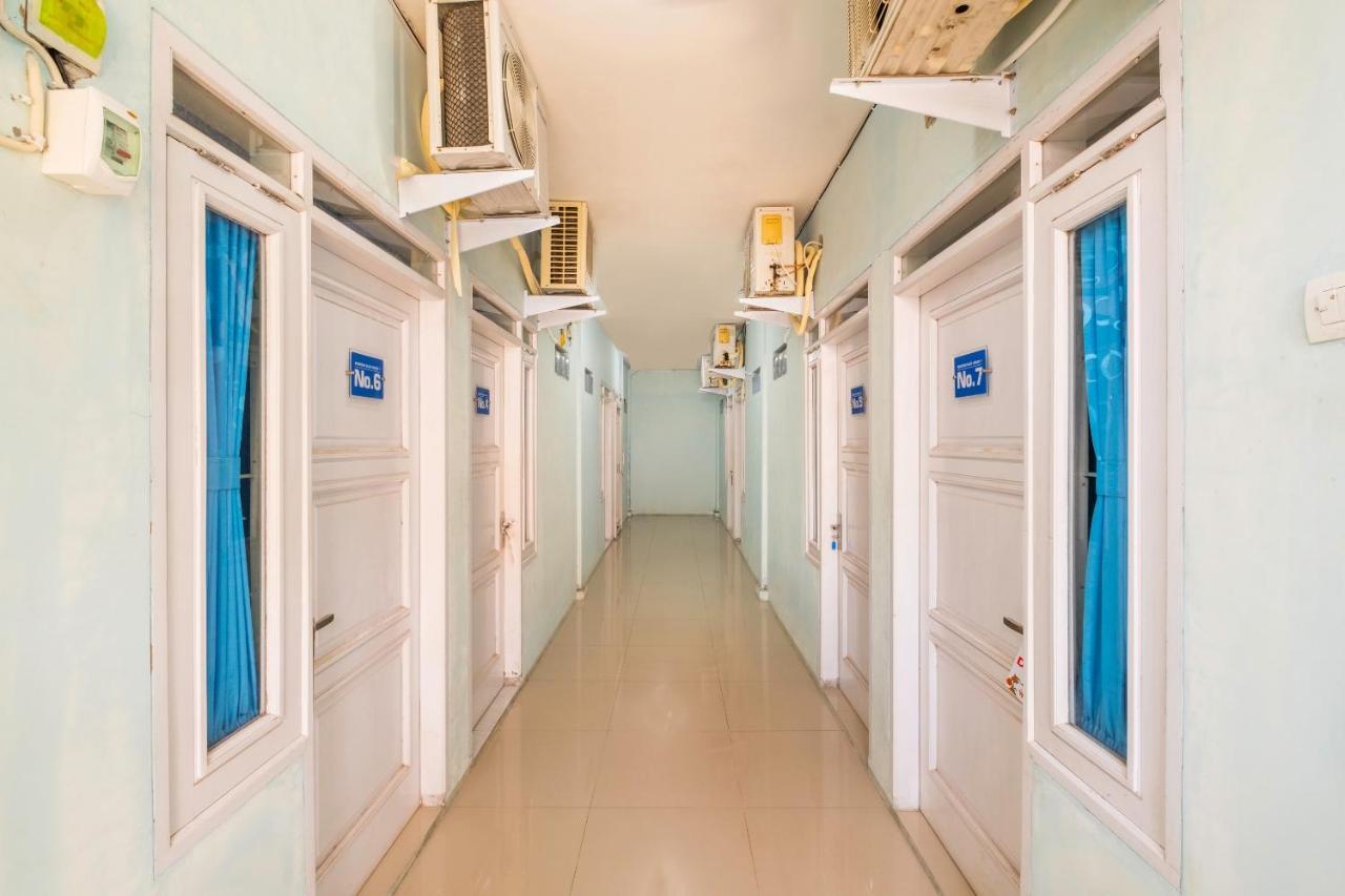 Reddoorz Syariah At Jl Pangeran Hidayatullah Cianjur Hotel Eksteriør billede