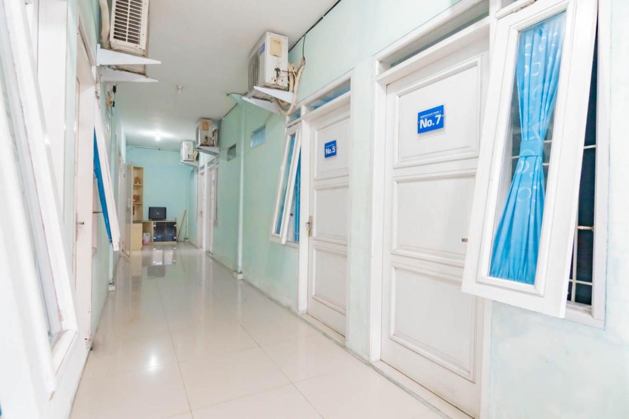 Reddoorz Syariah At Jl Pangeran Hidayatullah Cianjur Hotel Eksteriør billede