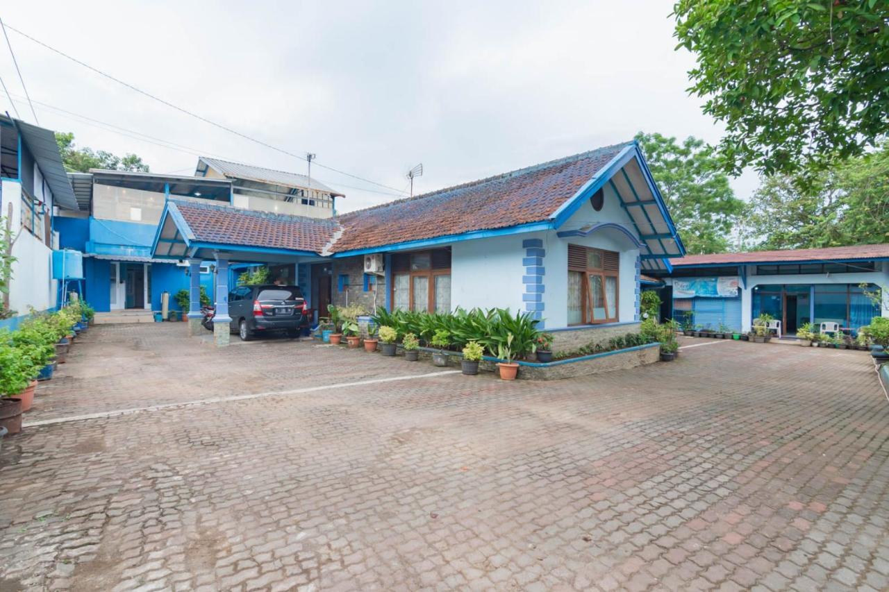 Reddoorz Syariah At Jl Pangeran Hidayatullah Cianjur Hotel Eksteriør billede