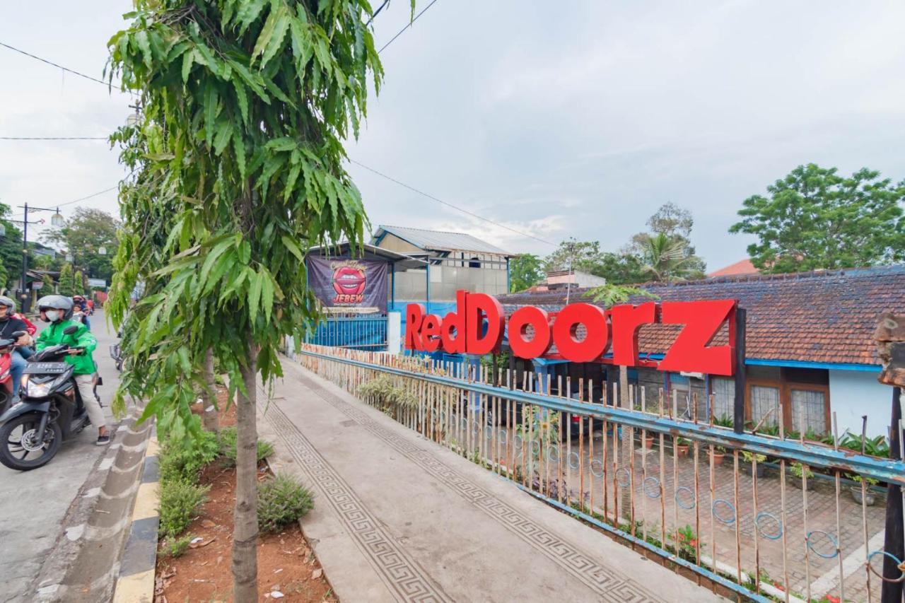 Reddoorz Syariah At Jl Pangeran Hidayatullah Cianjur Hotel Eksteriør billede